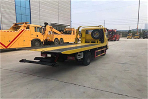 措美非事故拖车